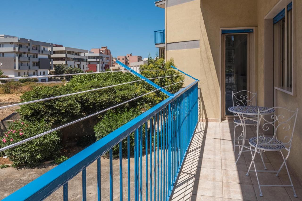 モノーポリCasa Vittoriaアパートメント エクステリア 写真
